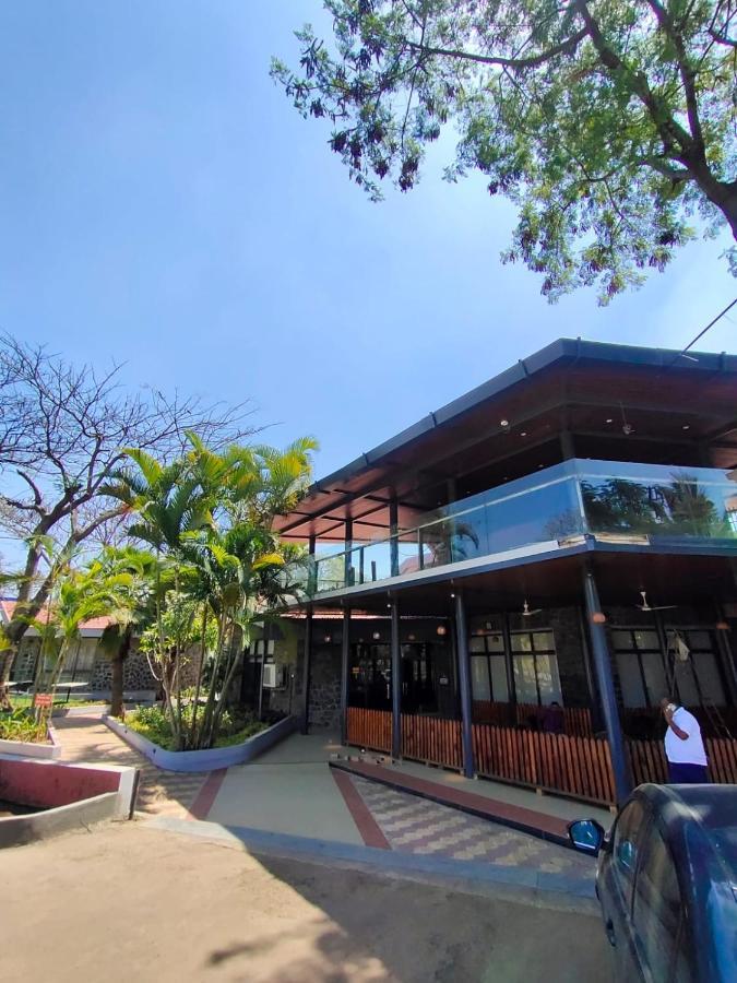 Caves County Resort Malegaon Экстерьер фото