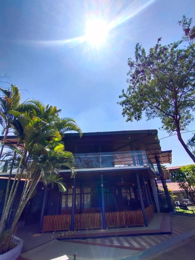 Caves County Resort Malegaon Экстерьер фото