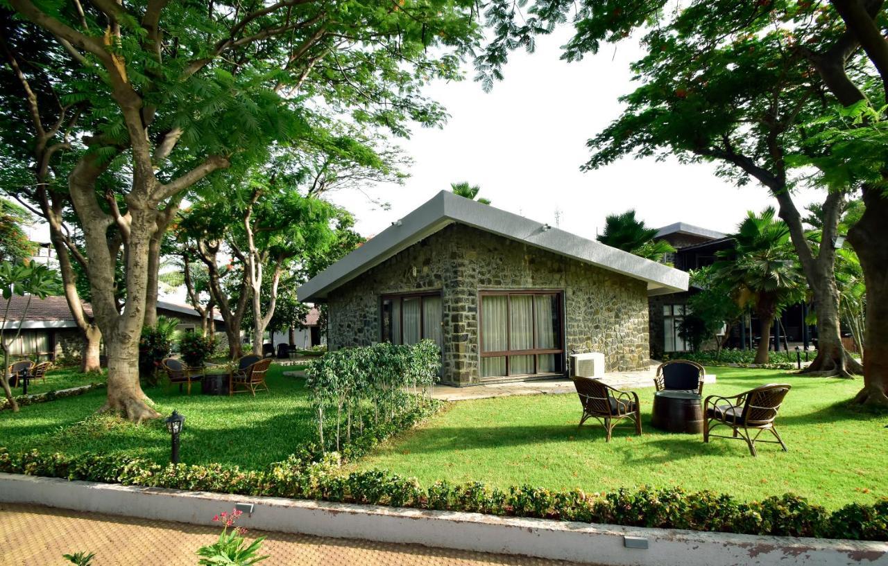 Caves County Resort Malegaon Экстерьер фото